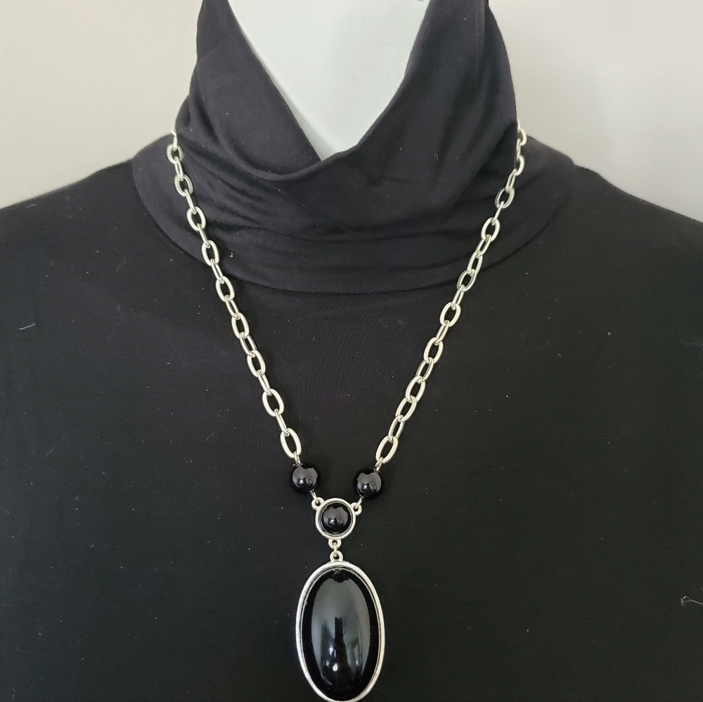 Necklace - Picture 1 of 4